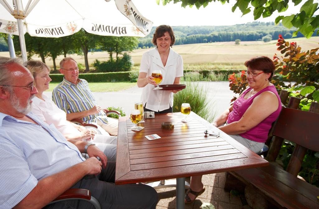 Hotel Gasthaus Zum Lindenwirt Oberweser Exterior foto